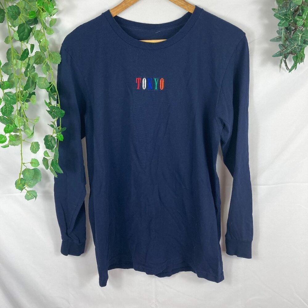 4/$25 TOKYO embroidered long sleeve shirt L